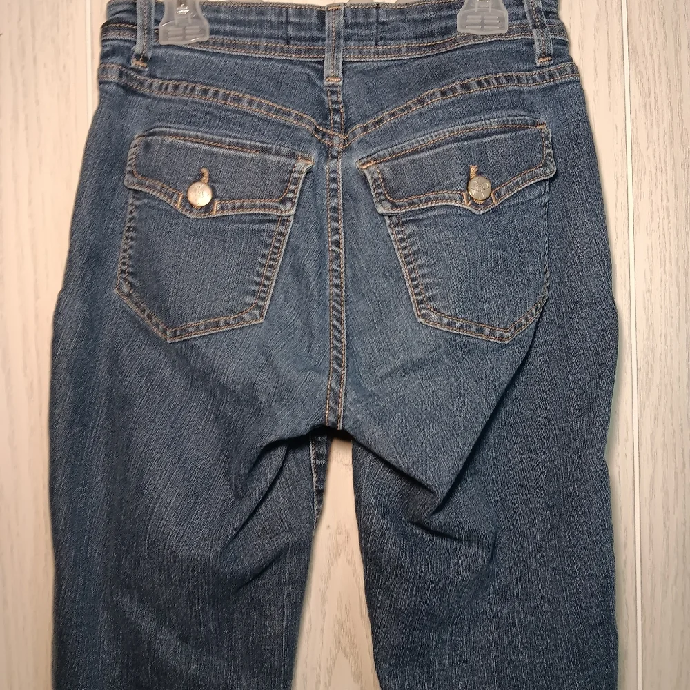 Not your daughter's jeans size 4 Capri dark blue denim with lift tuck technology - Picture 5 of 9